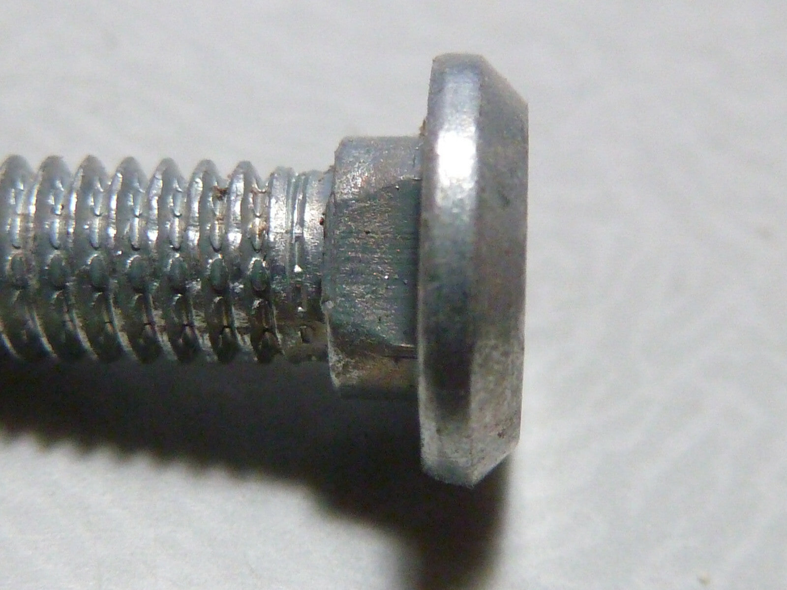 NOS 2 ancien vis collier Huret M5 tête ronde à meplat velo Peugeot motobecane