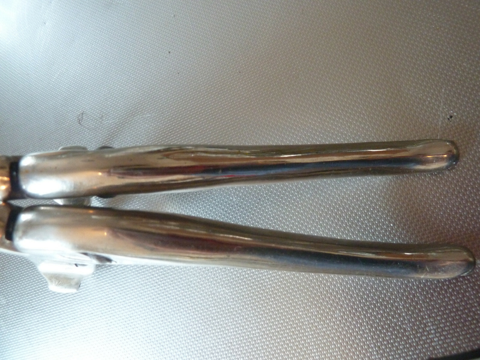 NOS neu rare superbes Poignées leviers de vélo alliage et acier  cyclomoteur