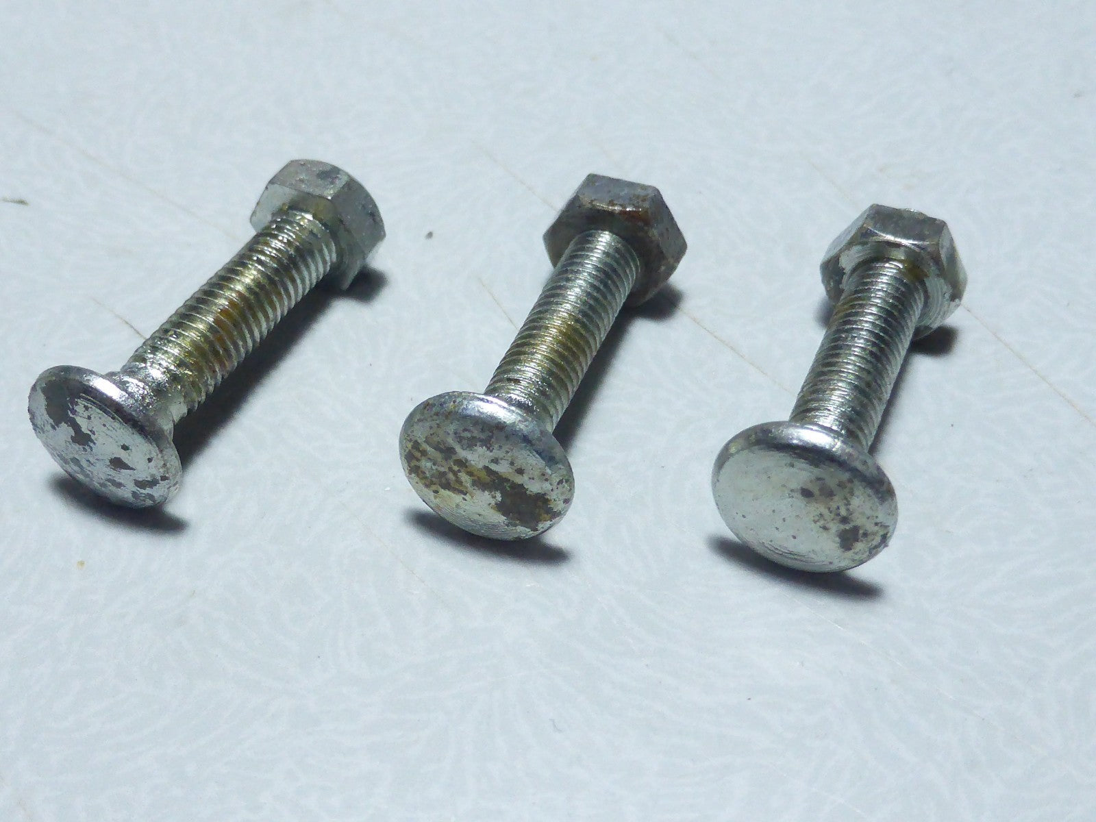 ✨ Ancien stock NOS  Lot de 3 vis Algi M5 x 25 mm Tête ronde méplat avec collet✨