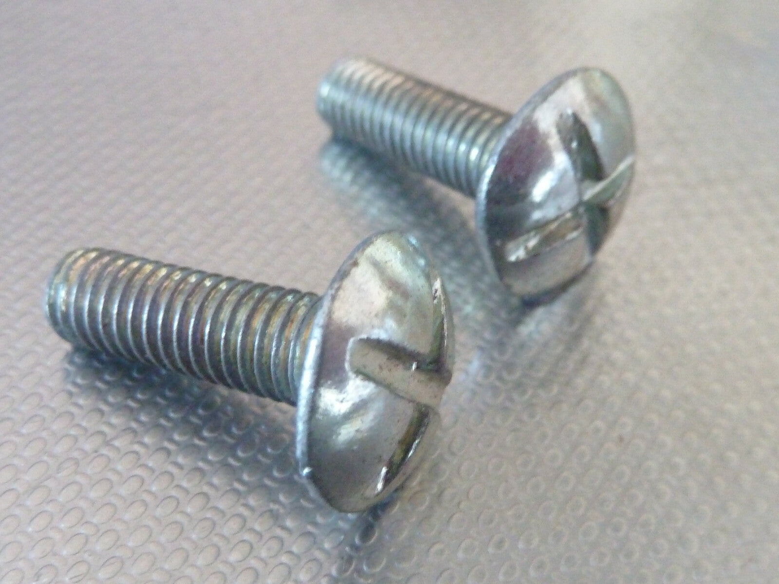 ✨ NOS Vintage ALGI 2 Vis Longues Capot / Carter Peugeot Cruciforme – 6x19 mm✨