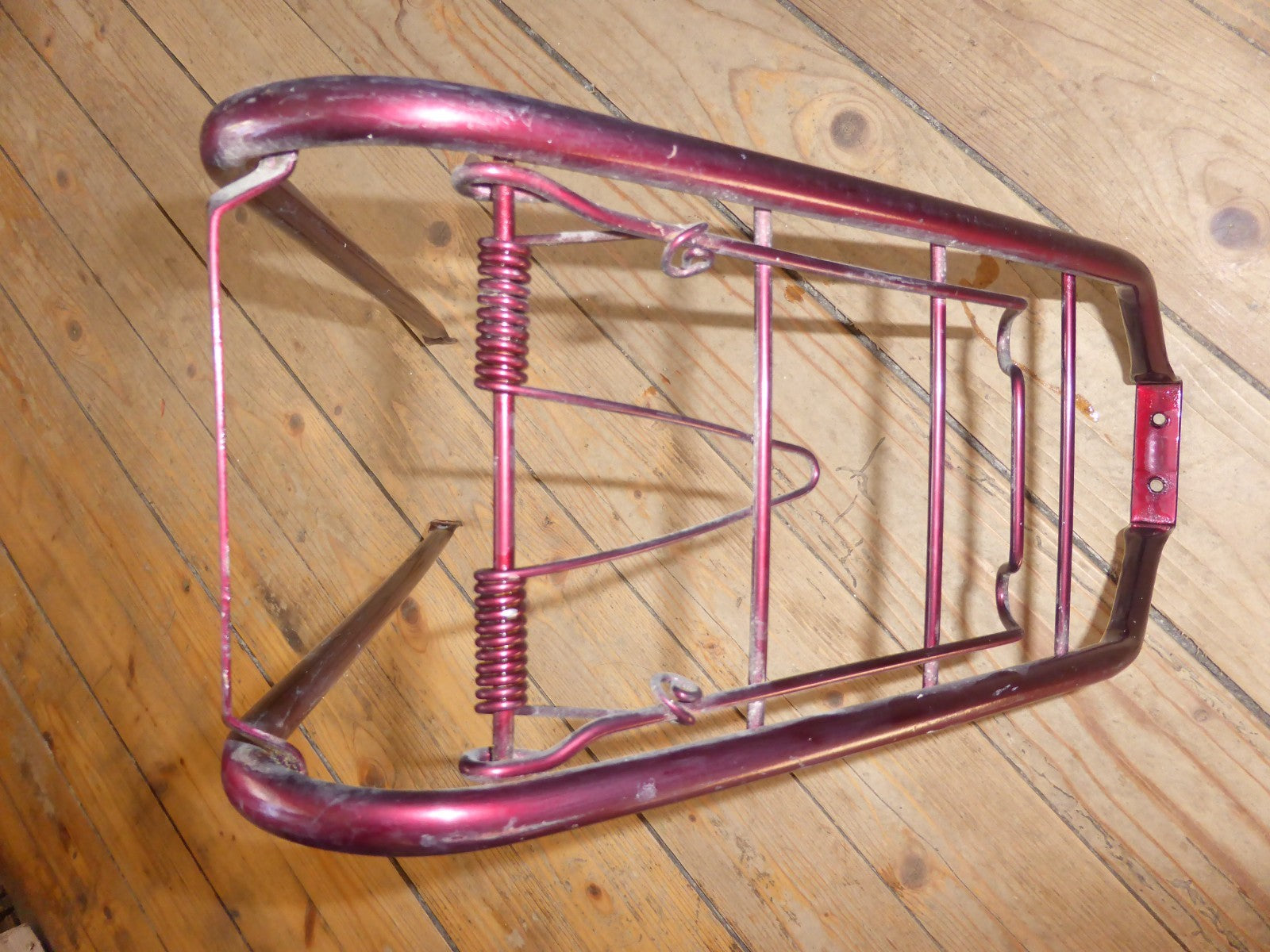 ✨NOS porte bagage arrière  a clapet acier velo Peugeot gitane roue 700 vintage ✨