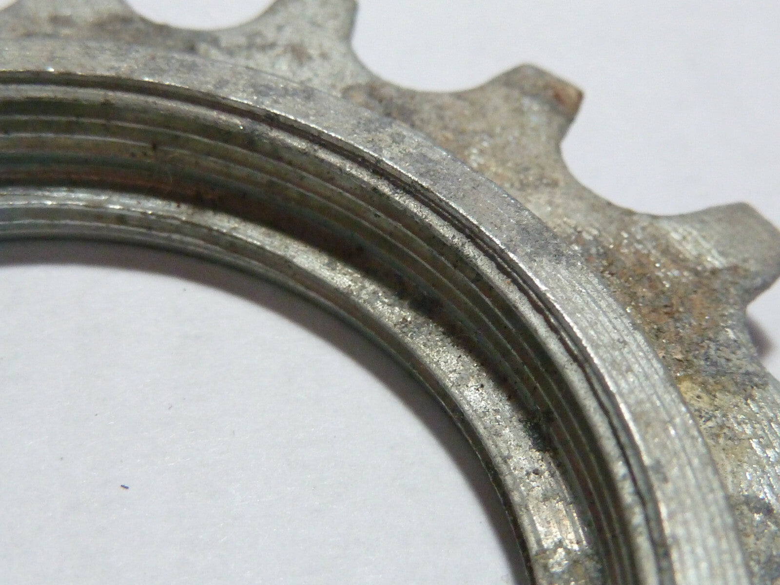 ✨ NOS – Pignon Maillard 17 Dents Fileté – Ø 42,15 mm – Vélo Vintage ✨
