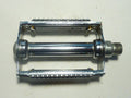 1 Vintage 80's K10496 Small Youth Chrome Steel Pedal 9/16" with Reflectors