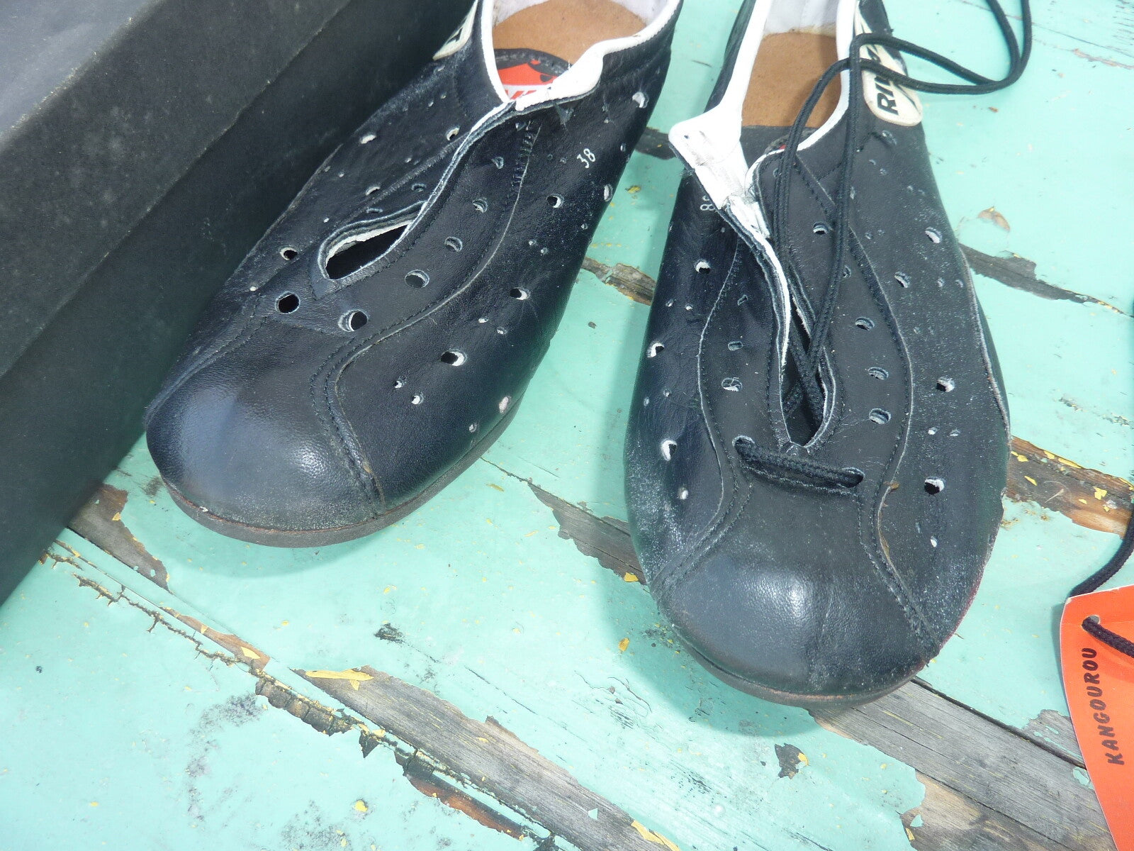 Chaussures de cyclisme ancienne  vintage  - RIVAT  - T39 kangourou 576 Izoard