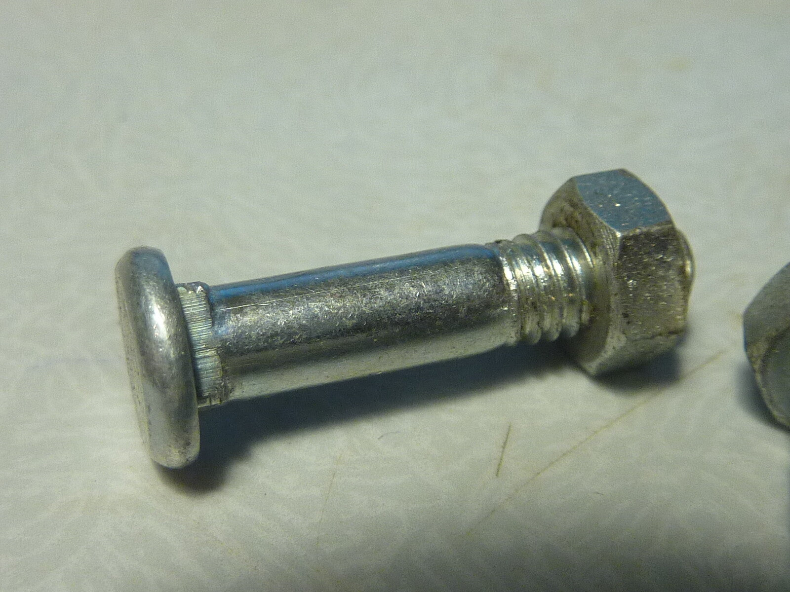 NOS 4 vis tète ronde  M5 fixation collier porte gourde vintage