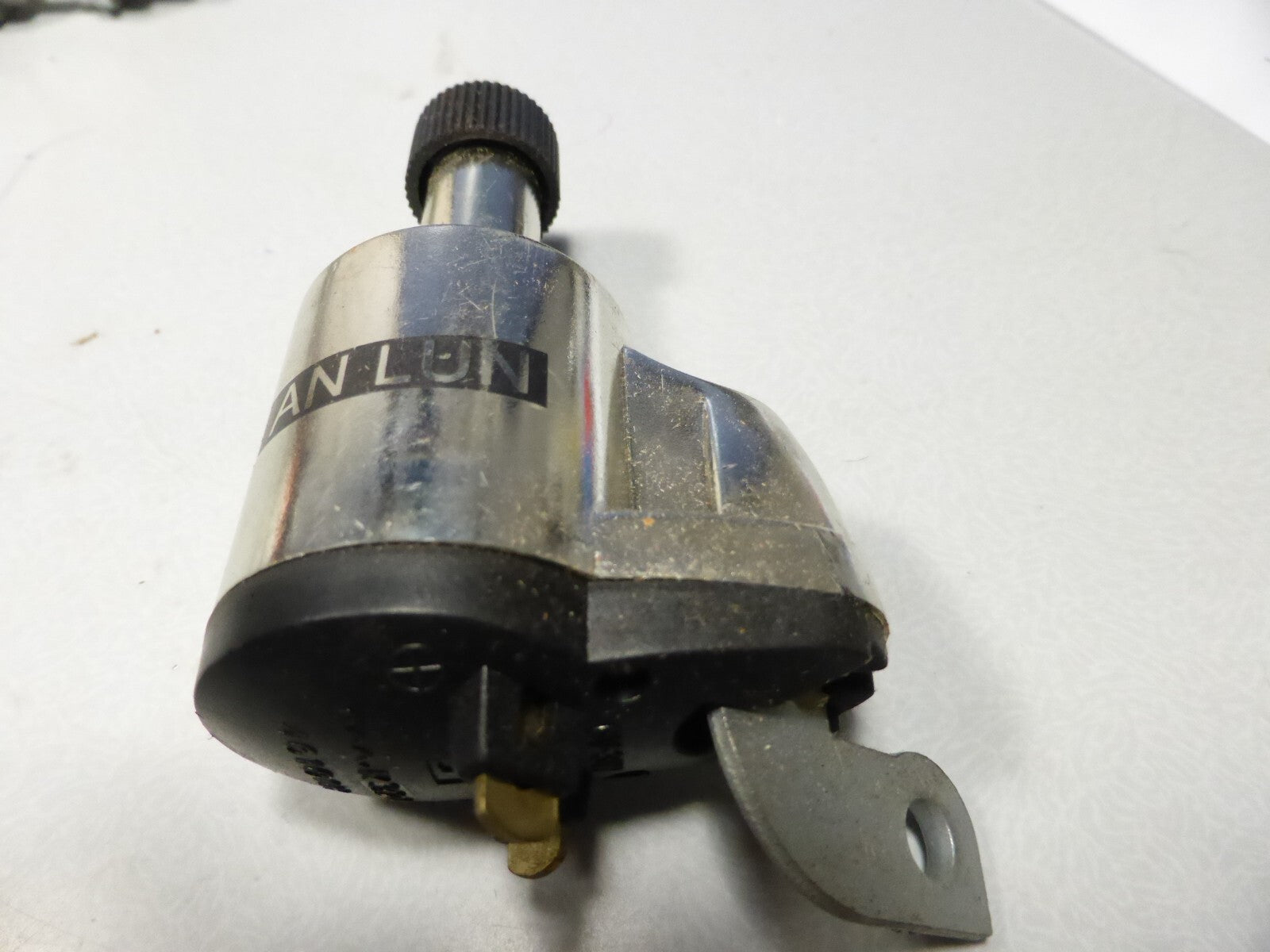 NOS neu VELO  VINTAGE DYNAMO ANLUN  6V 3W old bike