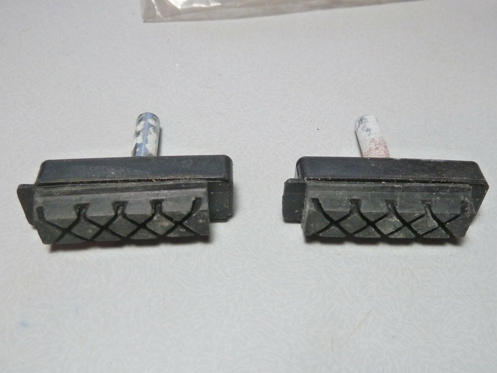 NOS 2 anciens patins frein racer breveté made in France
