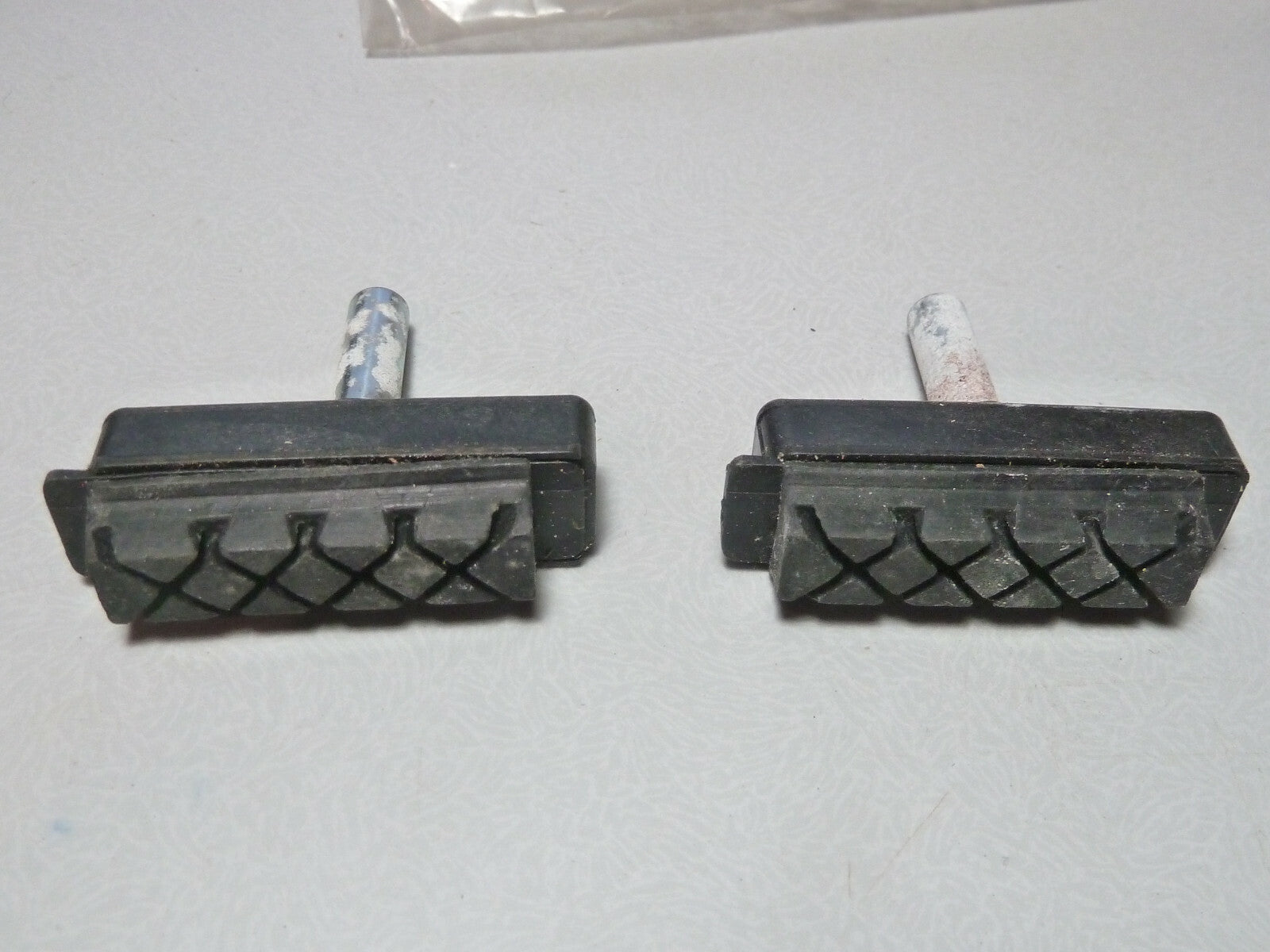 NOS 2 anciens patins frein racer breveté made in France