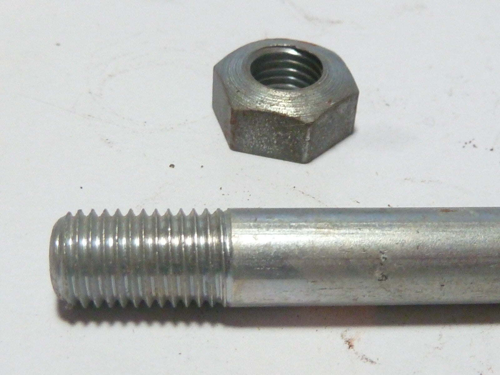 Ancien AXE DE MOTEUR MOTOBECANE 143 mm 137 mm Vintage