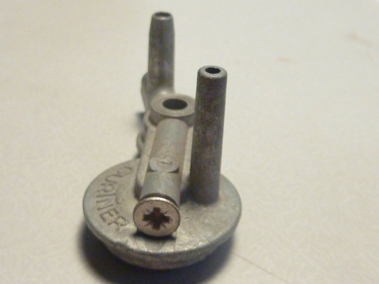NOS Couvercle de cuve 22161 Gurtner AR2 12 Mobylette Motobécane 40 50