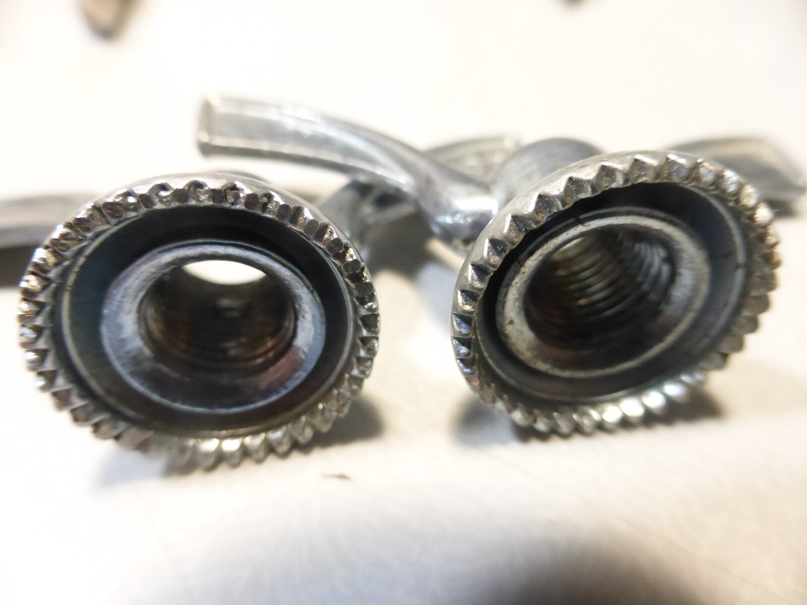2 vintage papillons d'axe sova 9.5 mm pas de 1