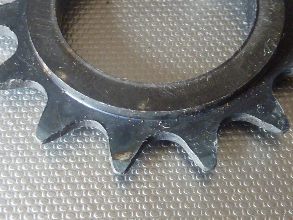 ✨ NOS – Pignon  14 Dents Ø 27 mm – Filetage BSA – Chaîne 1/8 – Vélo Vintage✨