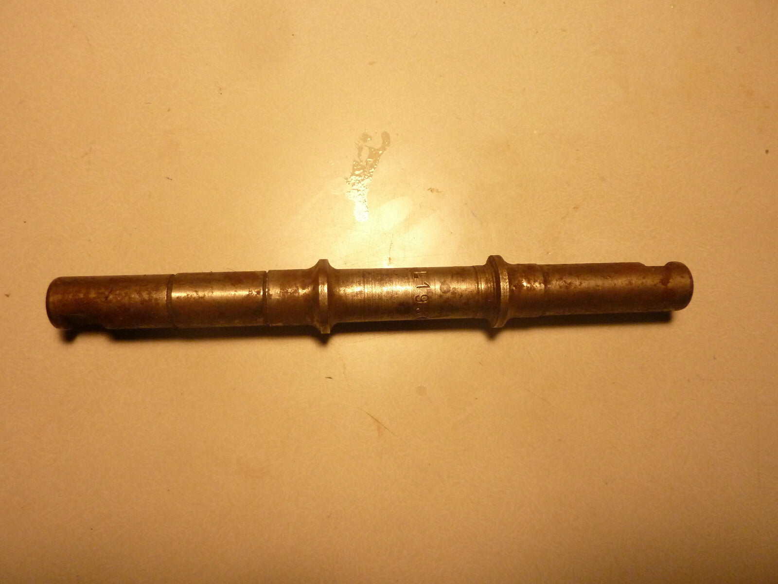 Axe RFG pédalier longueur 193 mm diamètre 16 mm 2 gorges pour circlip clavettes