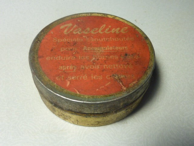 Ancienne Boite Métal Graisse de Vaseline pour accumulateurs vintage