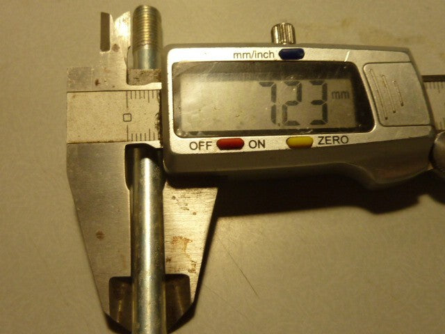 Ancien AXE DE MOTEUR MOTOBECANE 143 mm 137 mm Vintage