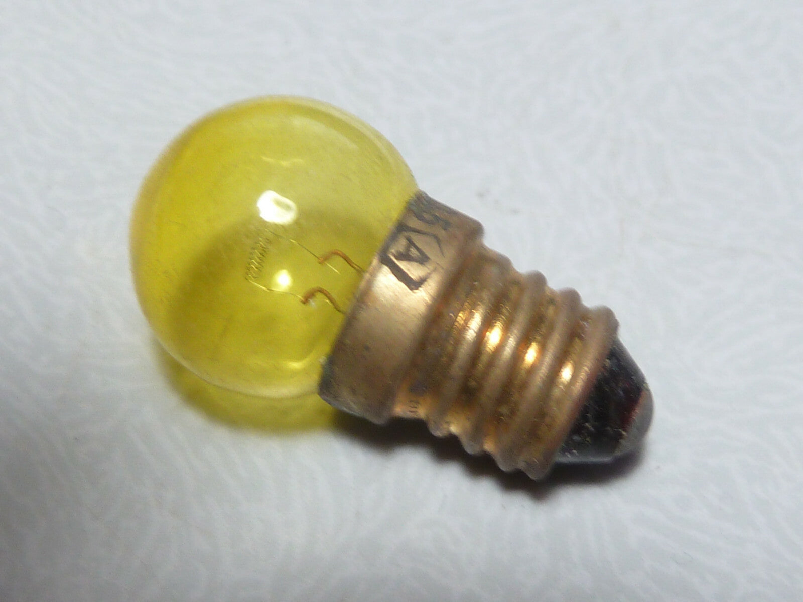 1 AMPOULE jaune vintage mazda  A VIS 6V 0.5 A sph 15 E10 3W