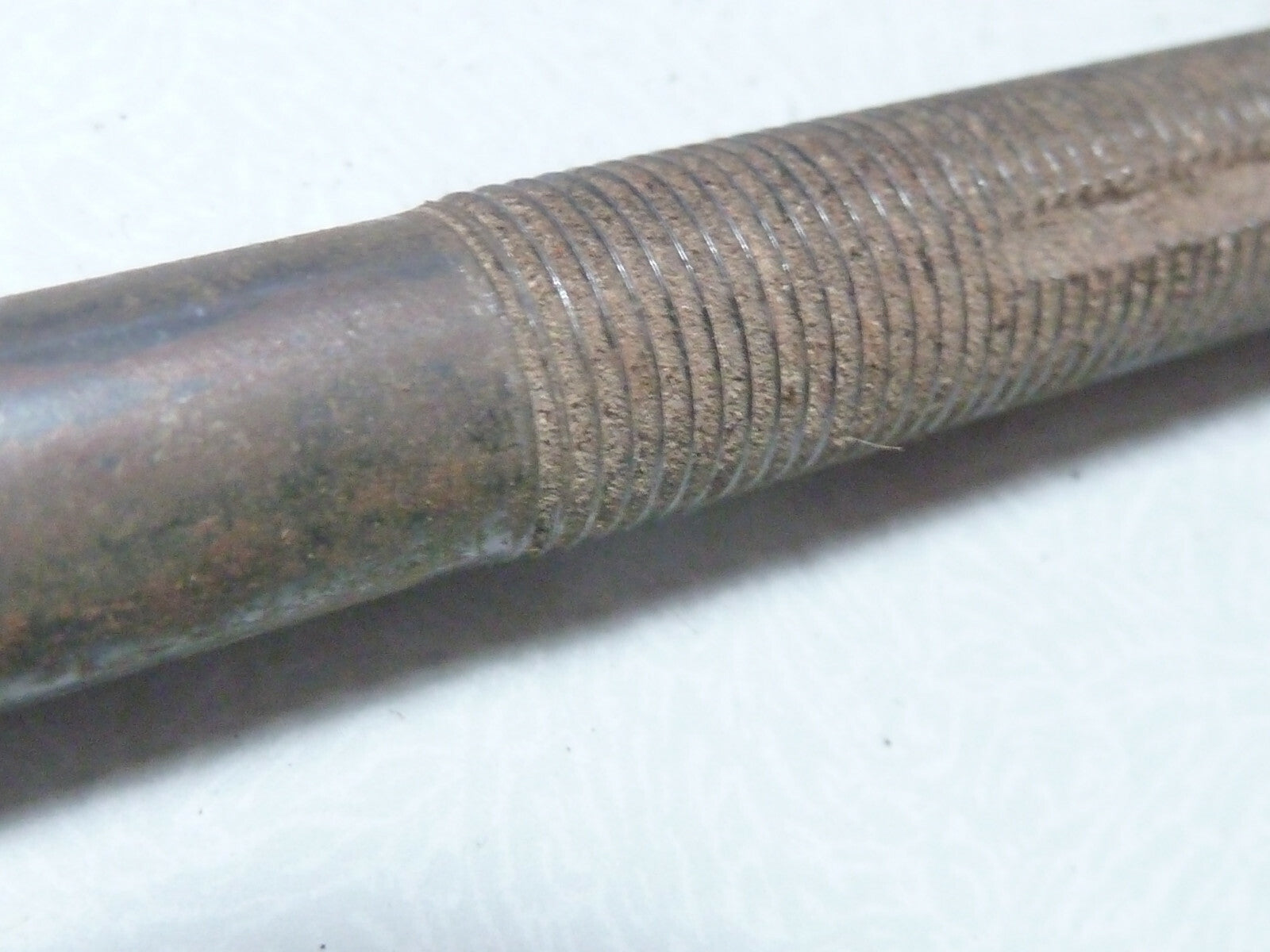 ancien axe 11x100 mm longueur 144 mm vintage avec rainure ancien stock