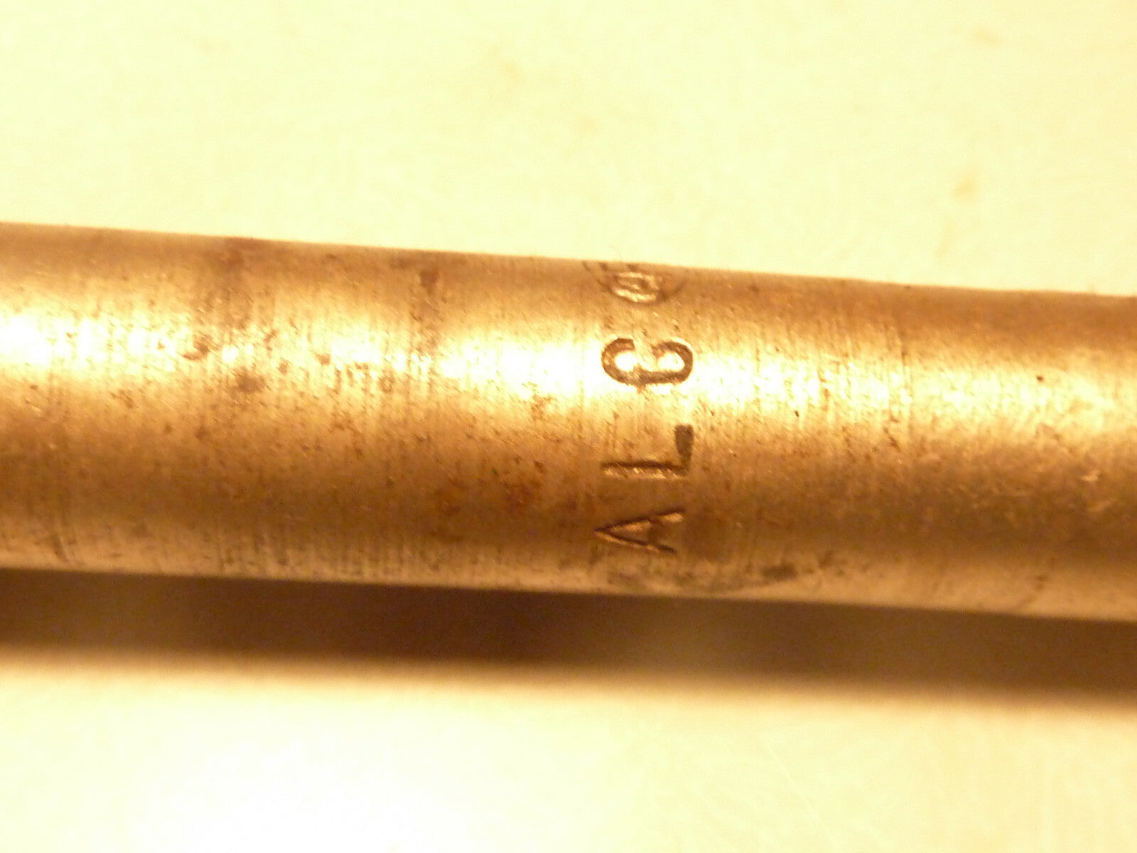 axe clavettes pédalier RFG Motobecane 196 mm ALC RFG