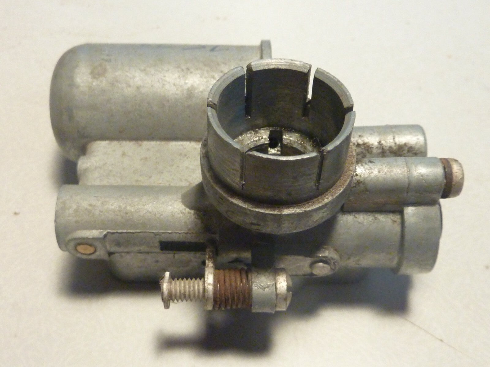 NOS 1 corps de carburateur 7577 type carburateur vespa ?