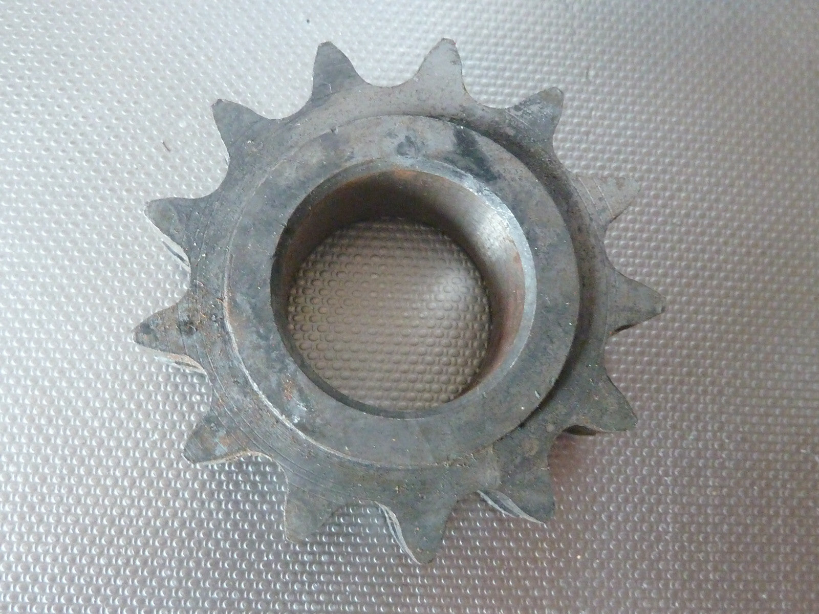 Ancien stock Pignon motobecane 13 dents diamètre interieur 26 mm
