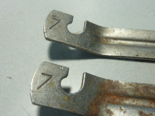 2 démonte-pneus pour vélo.  ancien  années  70