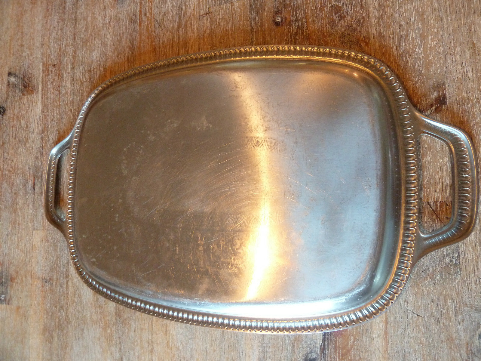 Italie 1970 Plateau rectangulaire ciselé Matériau: Acier (inoxydable) Alessi
