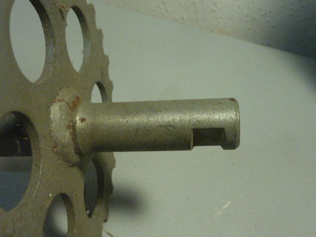 axe PEDALIER ANCIEN 27 Zähne  Tretach  Treta27 DENTS moped altes Puch ? CIAO ?