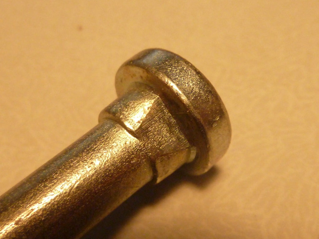 NOS Axe béquille 103 ou 102 vis M8-125 + écrou nylstop tete ronde avec 2 meplats