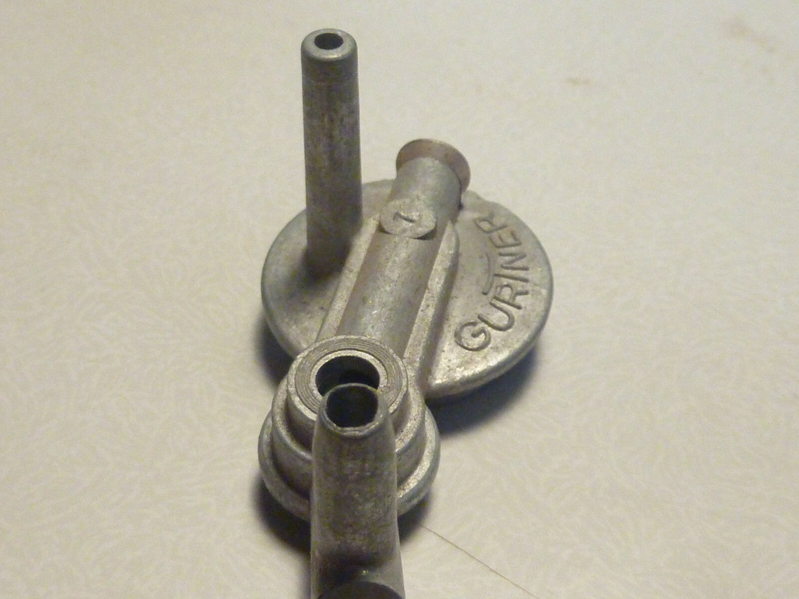 NOS Couvercle de cuve 22161 Gurtner AR2 12 Mobylette Motobécane 40 50