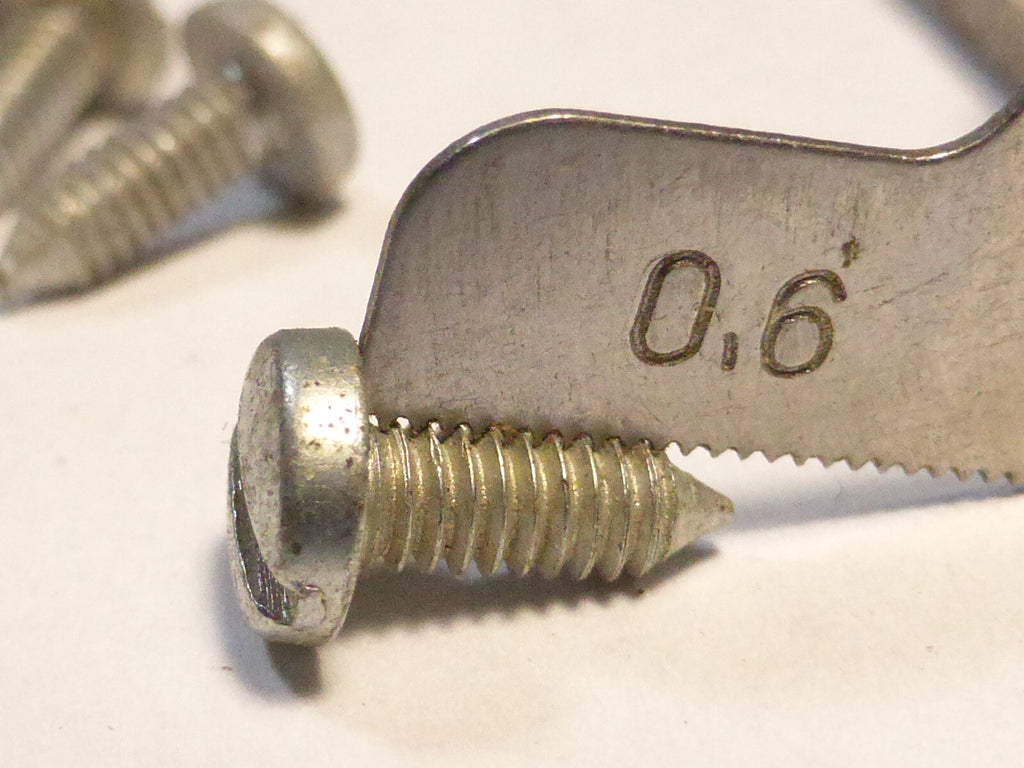 4 mini  vis fendue tète ronde   Solex velo mobylette