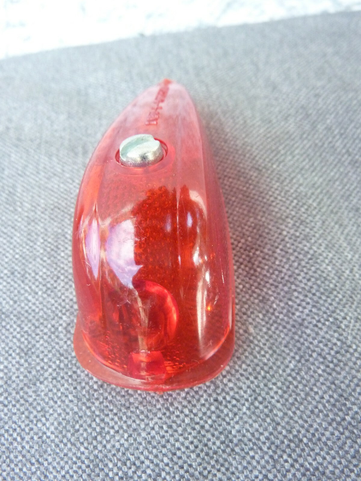 NOS CABOCHON  FEU ARRIERE  MOBYLETTE MOTOBECANE soubitez catalux 6 / 7  original