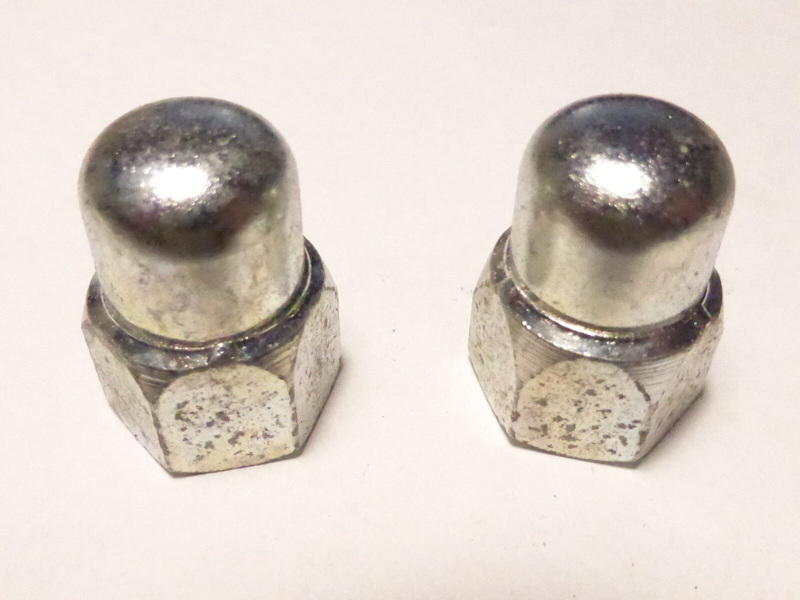 2 anciens stock Ecrou borgne diamètre 10 mm velo vintage collier puky draisienne