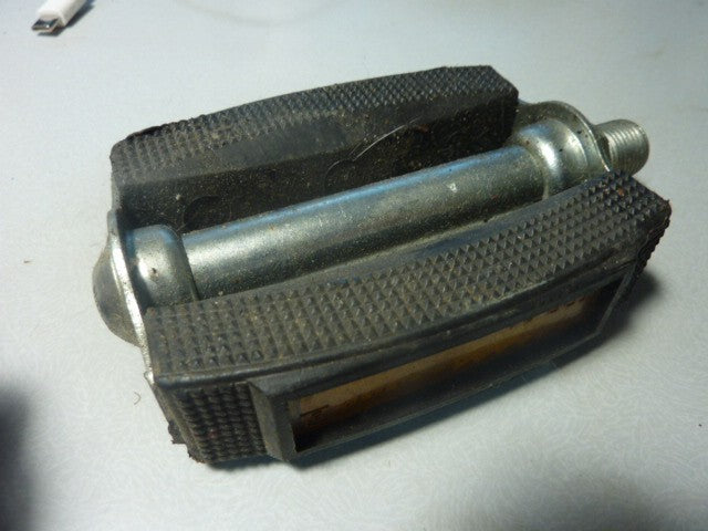 NOS 1  pédale WECO  vélo ancien vintage pedals  droite  9/16"