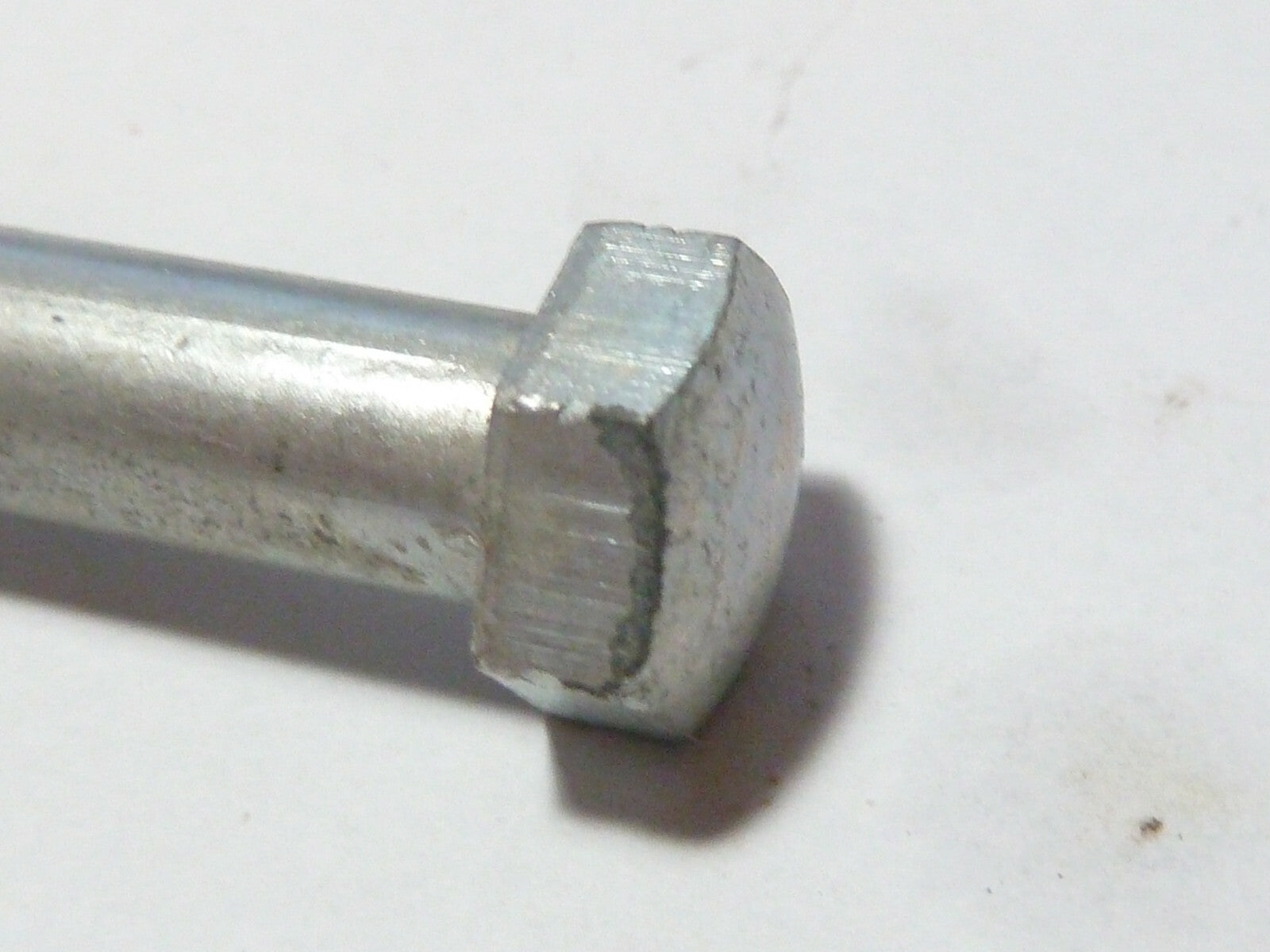 Ancien AXE DE MOTEUR MOTOBECANE 143 mm 137 mm Vintage