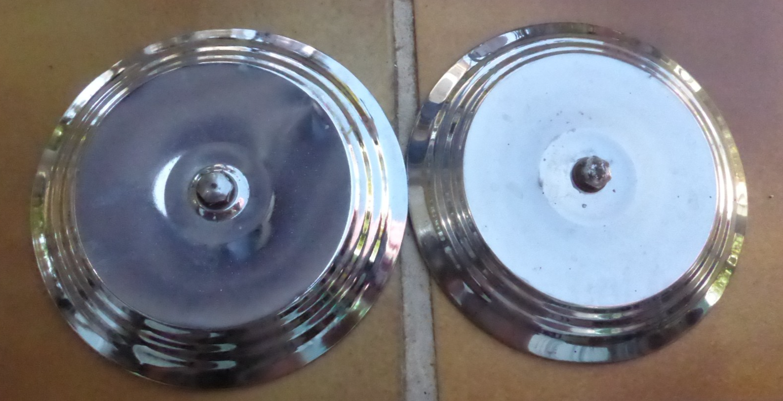 2 Ancien Enjoliveur De Roue Chromé diamètre 235mm pour RENAULT 16 old car R16