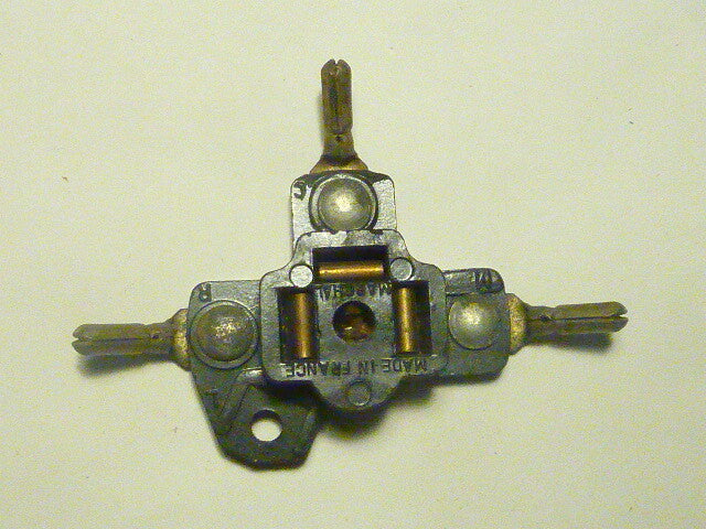 connecteur Marchal 3 broches modèle déposé made in France