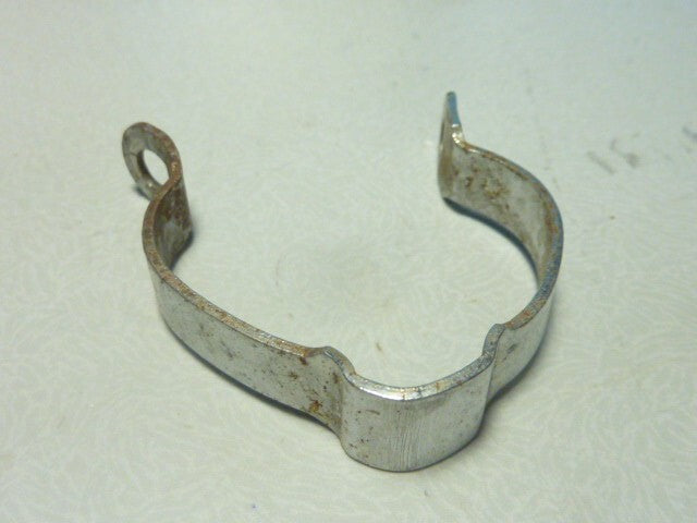 1 collier Porte gourde bidon  velo vintage France bottle holder old bike