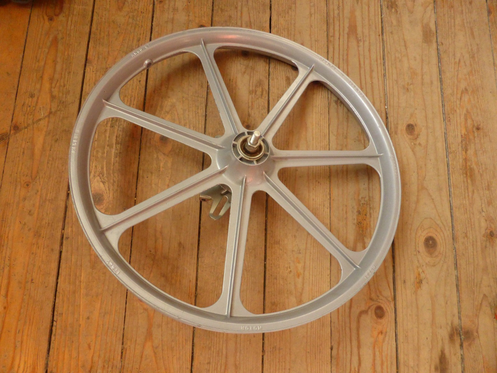 ✨ NOS Roue BMX 20x1.75 à Bâtons Aluminium – Frein Tambour - Bernardi Motor ✨