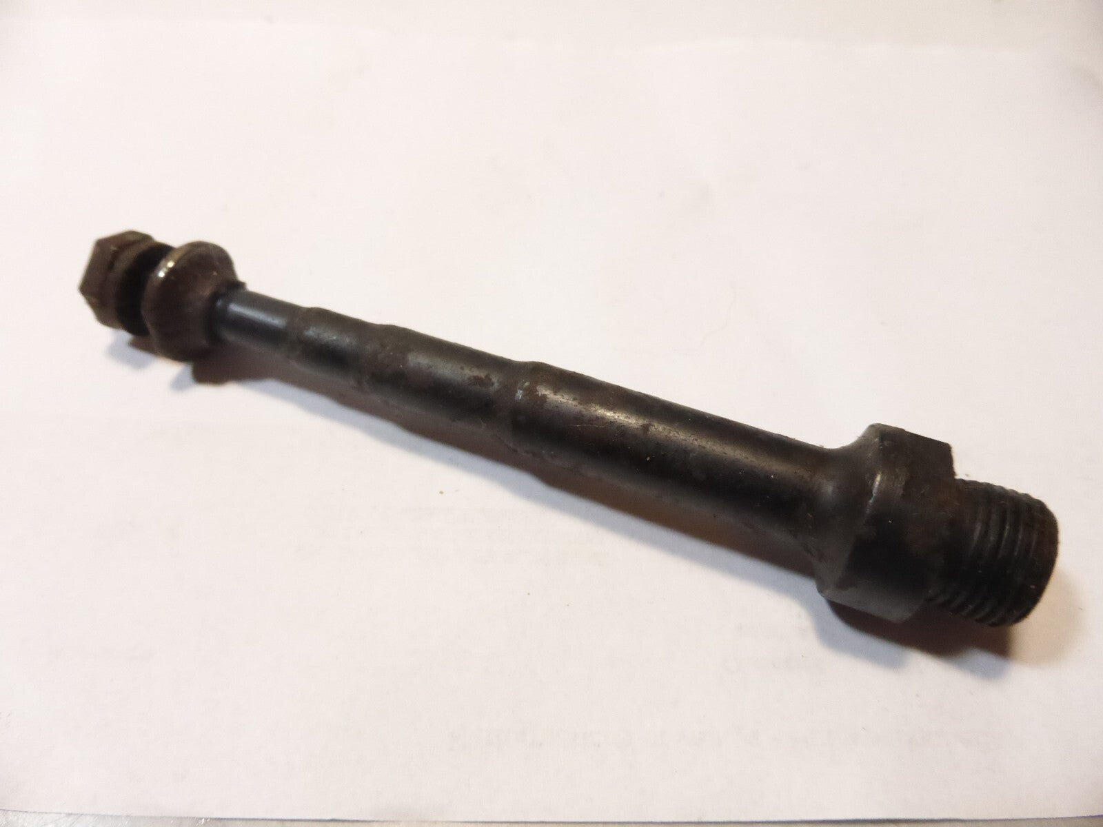 1 Axe pédale gauche Lyotard 110 mm ancien stock  velo cyclo solex