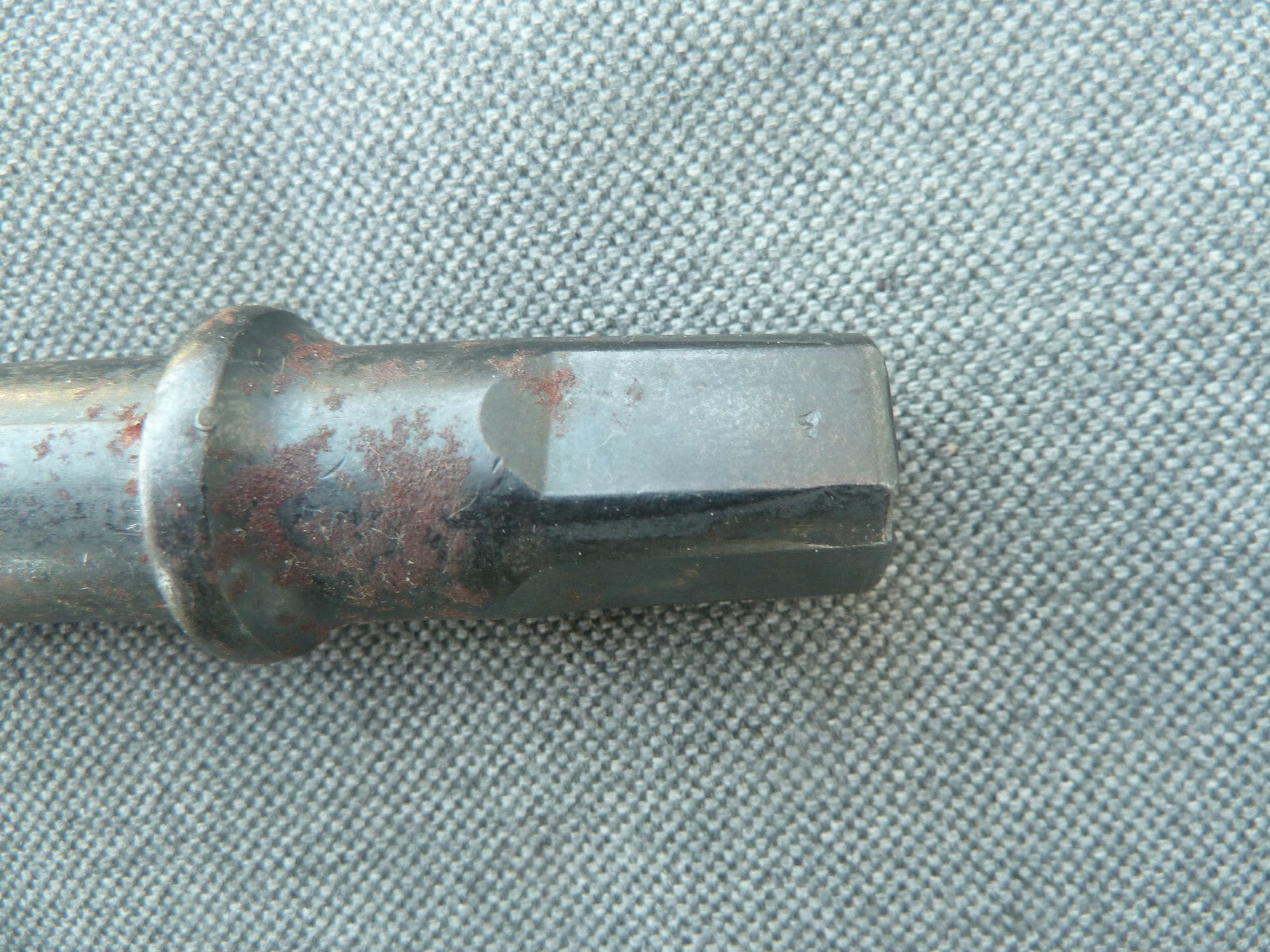 ancien vintage AXE PEDALIER  CHIN HOUR Boron bottom bracket axle 123 mm eroica