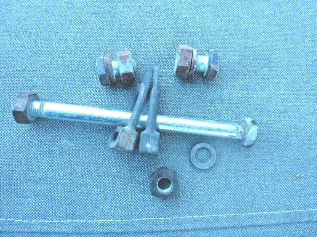 lot écrous boulons attaches  solex