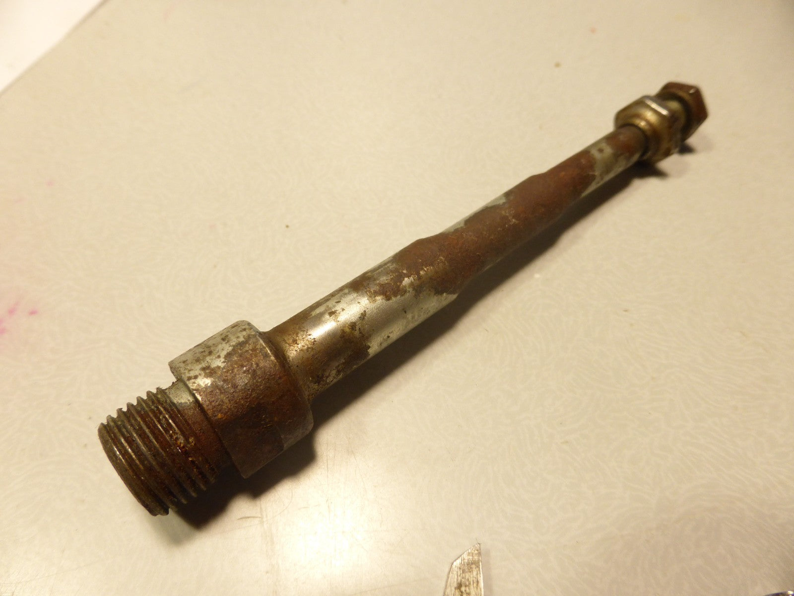 ✨ Axe de Pédale Droite – 122 mm – Filetage 9/16 – Vélo / Cyclo – Vintage NOS✨