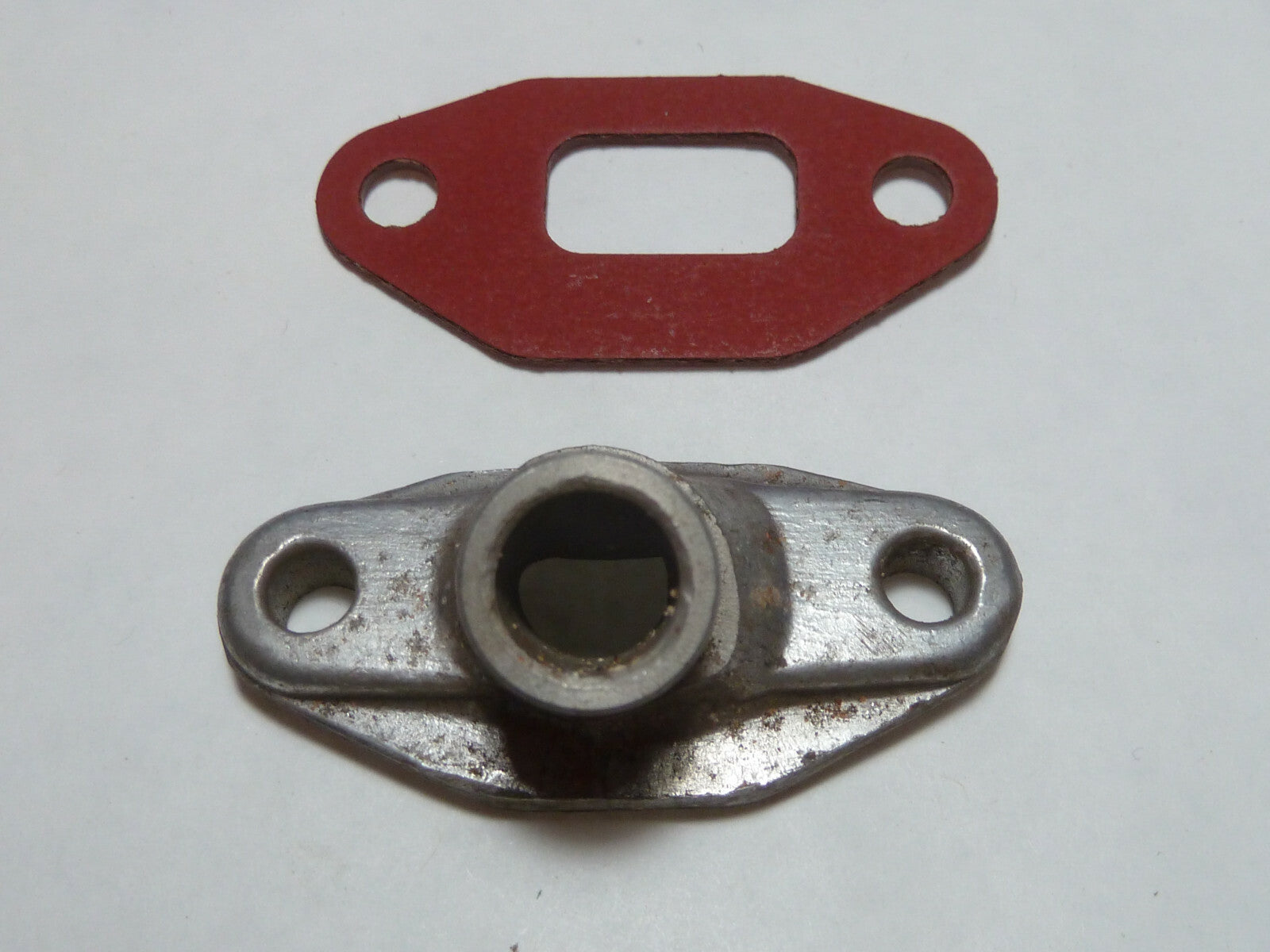 pipe Motobécane moteur AV7 ancien neuf ancien stock AV 7 avec joint
