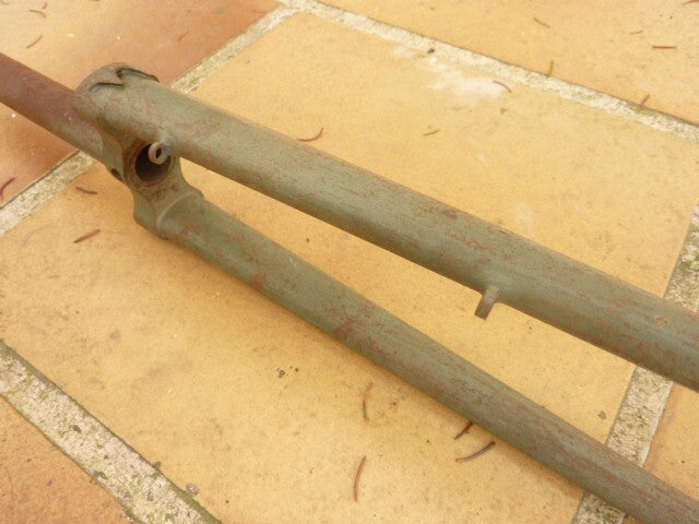 ✨ Fourche vélo vintage acier roue 650  pivot fileté 25x100 patte frein tambour✨