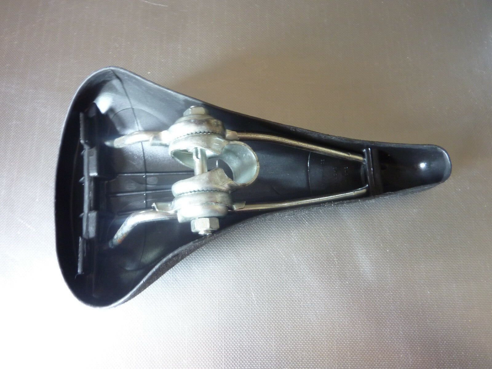 type unicanitor SELLE VELO Perache - VINTAGE - SPORT selle Saddle Made in France