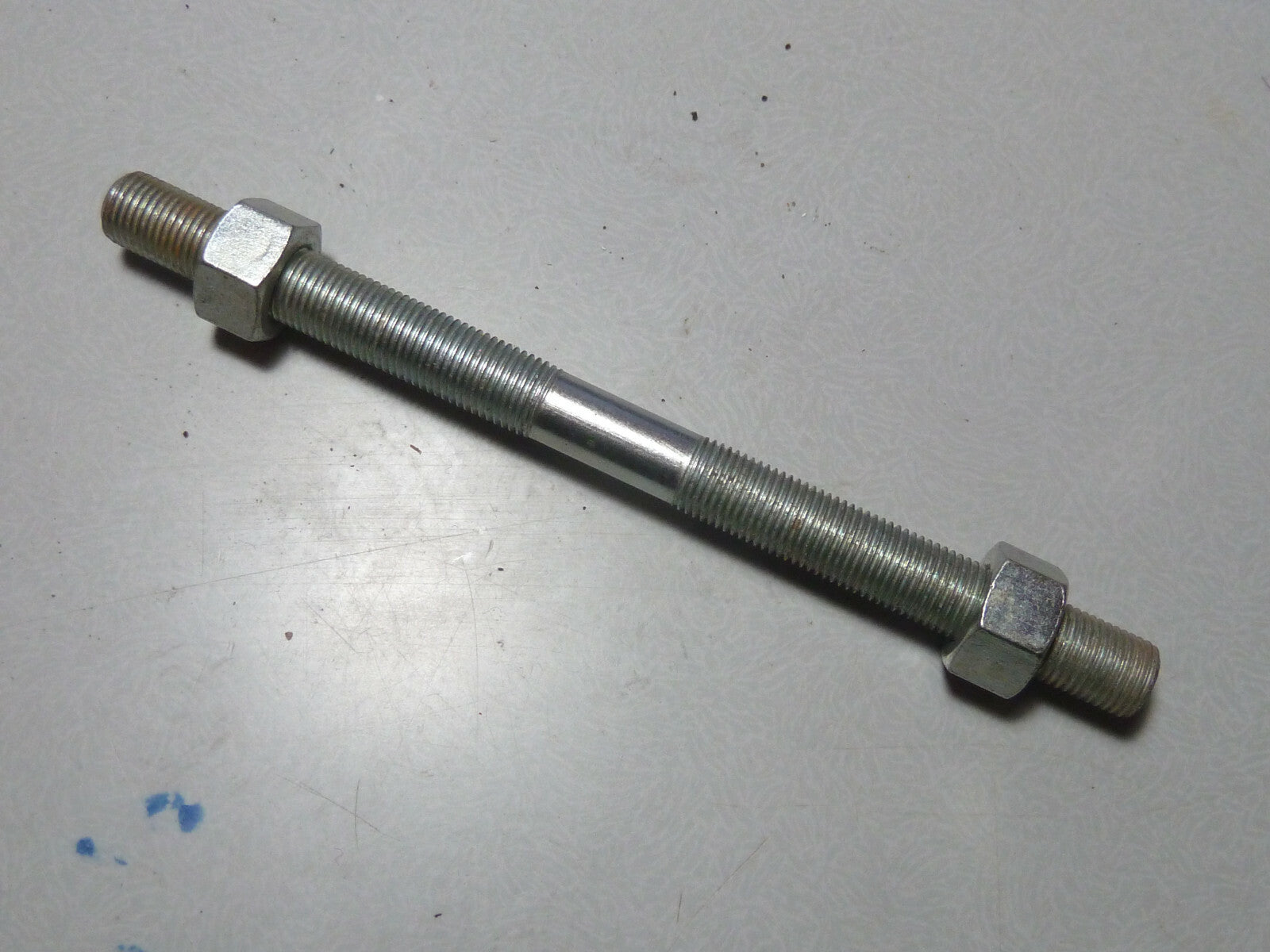 ✨ Ancien stock / NOS Axe de roue plein – Vélo vintage – Ø 9,5 mm – Longueur 135