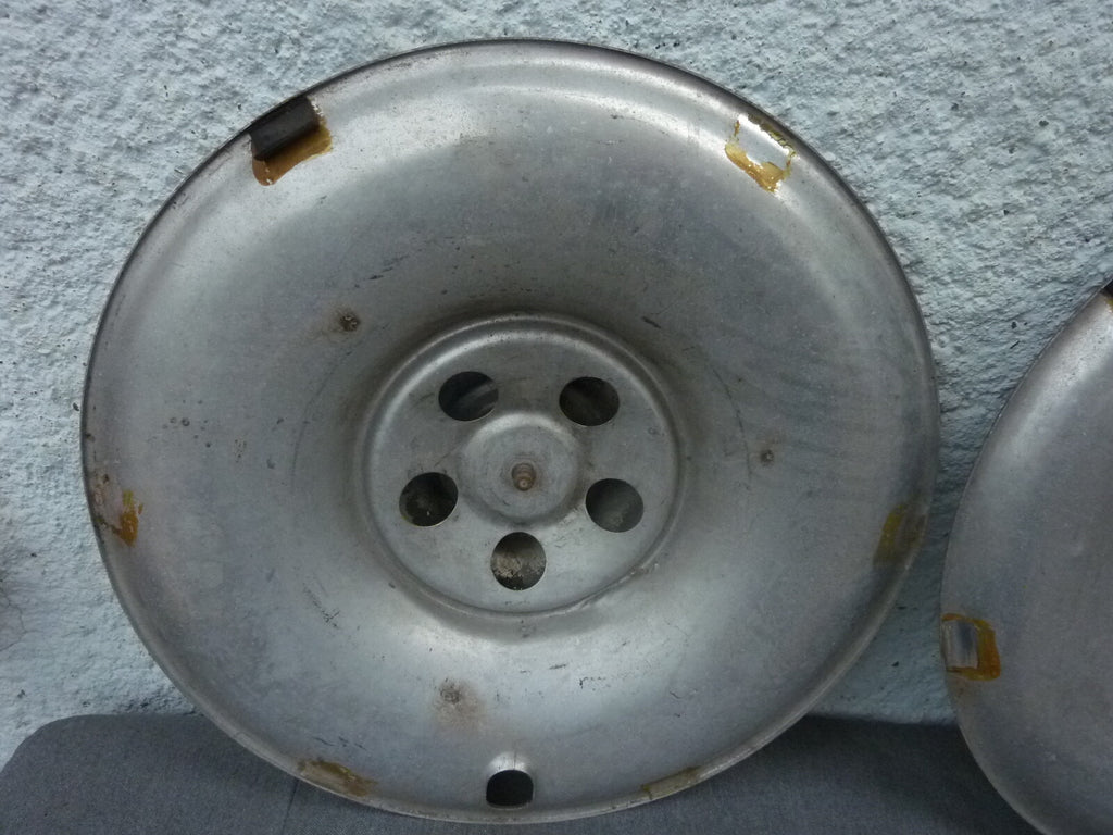 2 anciens vintage enjoliveurs Ø 390