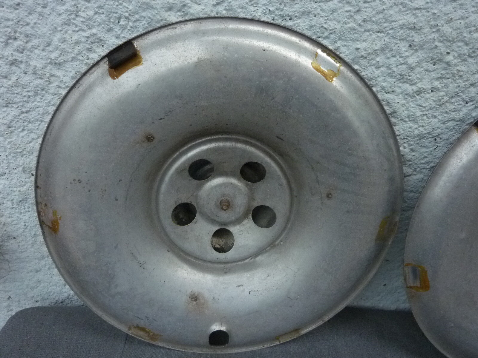 2 anciens vintage enjoliveurs Ø 390
