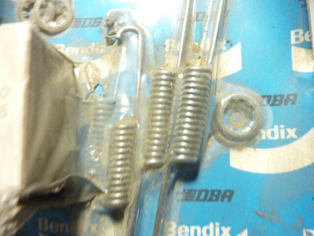 NOS Bendix Kit d'accessoires. mâchoire de frein Renault 4 5 6