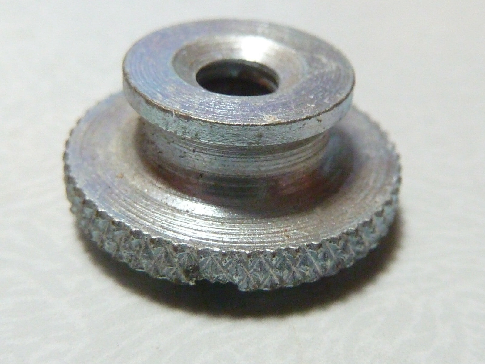 NOS ÉCROU MOLETÉ  M5 FIXATION CACHE LATÉRAUX MOTEUR MOBS MOTOBECANE  MOTOCONFORT
